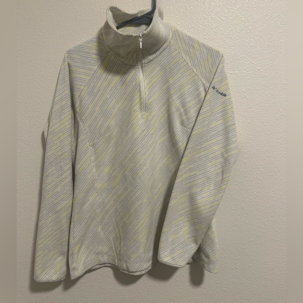 Columbia Women’s Quarter Zip Up lightweight Fleece in White and Striped Yellow